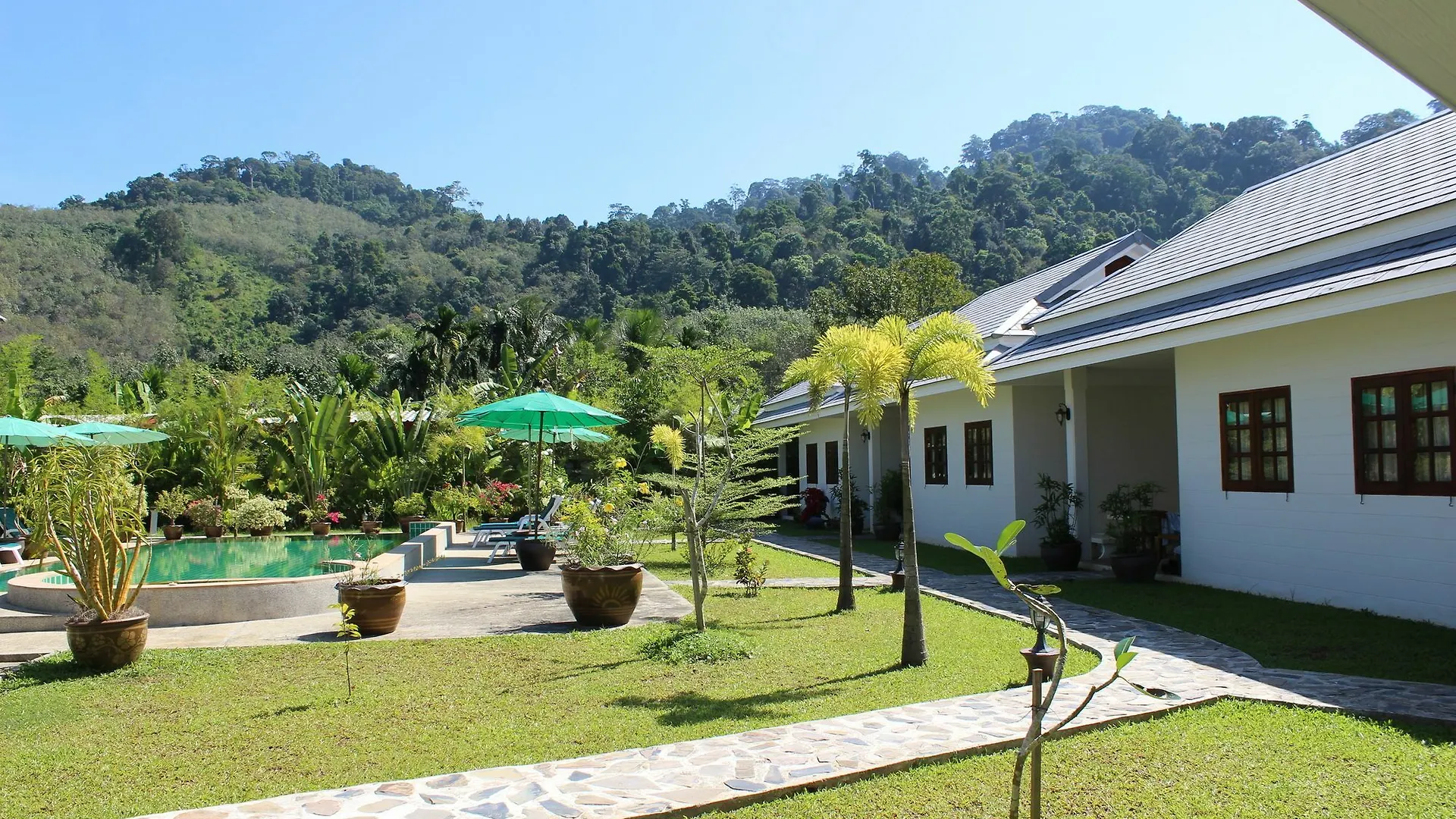 *** Pensión Villa Colina Khao Lak Rooms And Bungalows - Adults Only Tailandia